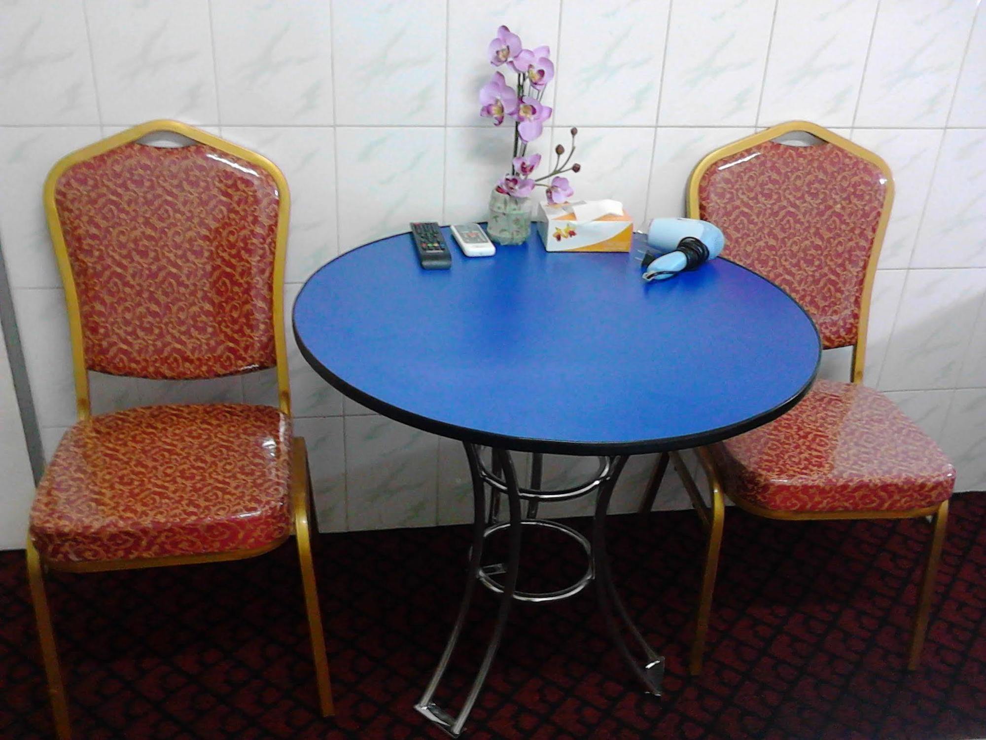 Silver Moon Hotel Yangon Exteriör bild