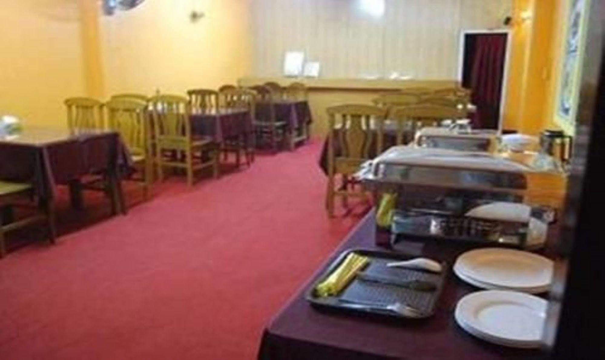 Silver Moon Hotel Yangon Exteriör bild