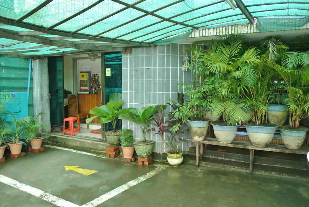 Silver Moon Hotel Yangon Exteriör bild